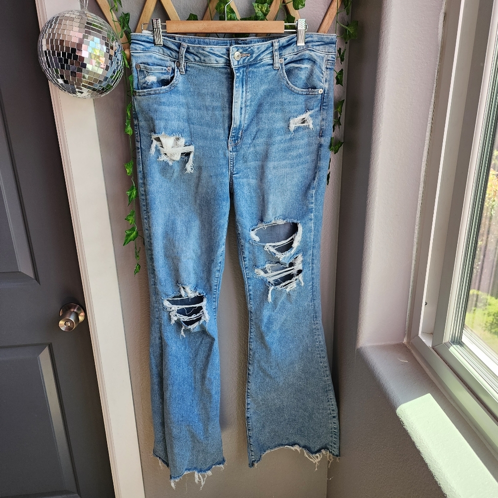 American Eagle Outfitters Light Blue Distressed Jeans